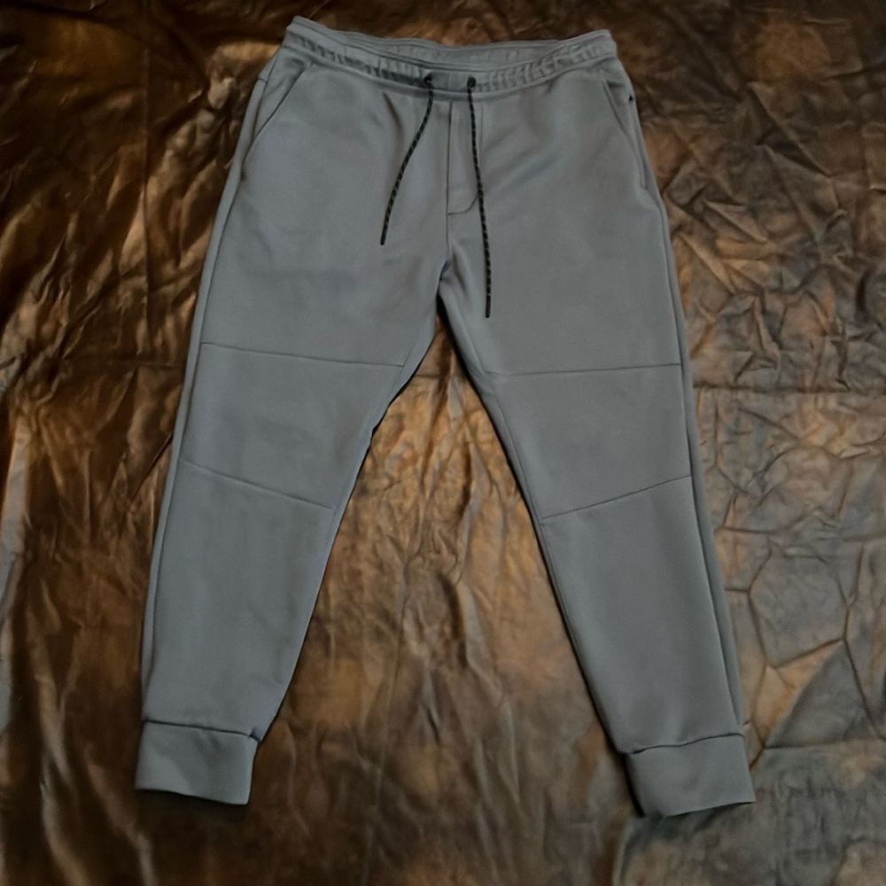 Men’s American Eagle sweatpants Large (Great Condition, no flaws)